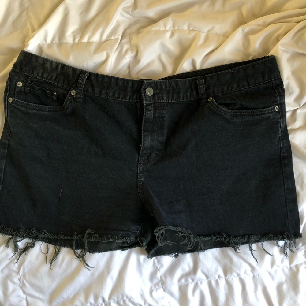 cut off black denim shorts